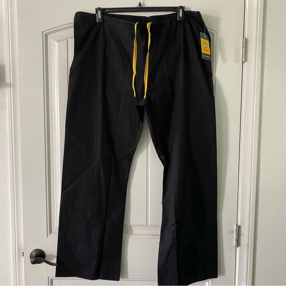 NWT XL Black Wonder Wink scrub pants
